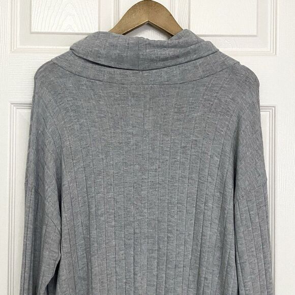 Andree by Unit Womens Size 1X Relaxed Fit Rib Knit Sweater Shirt Cowl Neck Gray - Picture 6 of 9
